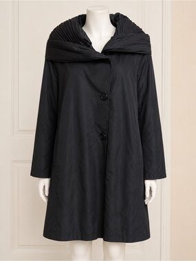 Women light weight coat.